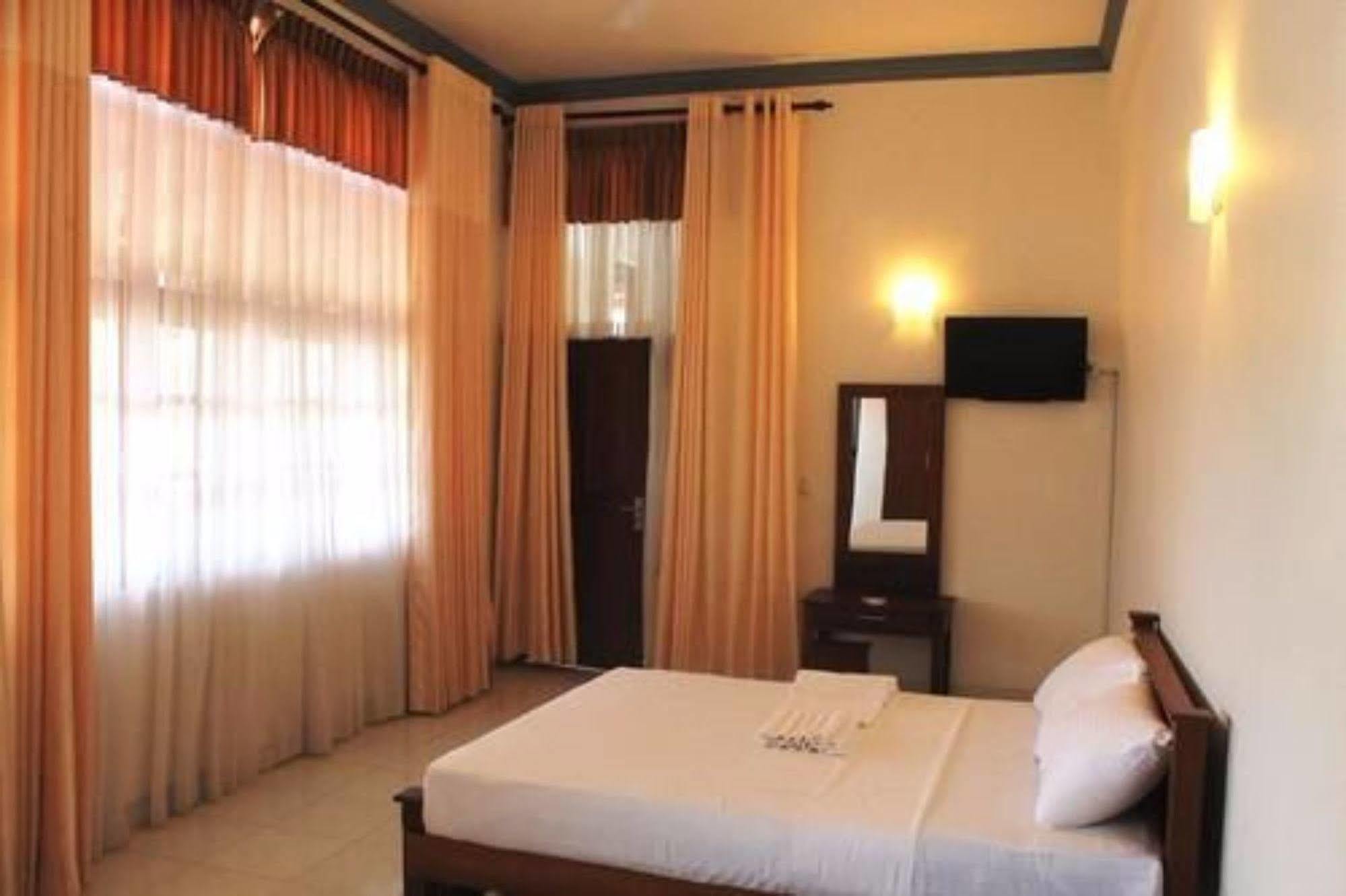 Prego Suites Ettukala Eksteriør bilde